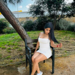 Joven latina - Hola soy Melissa una colombiana joven de 25 años y me gustan los juegos y más ? Me en