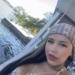 RUBIA COLOMBIANA ATENTA Y CARIÑOSA