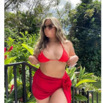 JOVENCITA RUBIA COQUETA RECIÉN LLEGADA