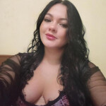 Zafiro - Soy zafiro una chica colombiana de sonrisa cautivadora cabello largo y negro muy amigable y