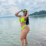 Linda madurita d paso por vigo!!