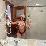 Melany novedad - Soy escort aquí una morena súper linda 24 años cariñosa amabledispuesta todas . Ven