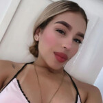 Me llamo cris - Hola a todos mi nombre es cris soy colombiana tengo 21 años soy una scort de lujo y 