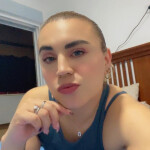 Masajista - Hola soy ana hago masajes relajantes y . Masajes en tina como lo prefieras . Si deseas m