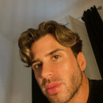 Maximiliano - Soy Maximiliano estoy aquí para ofrecerte una experiencia única y . Mi objetivo es ase