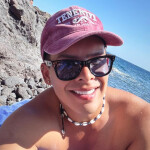 Chico joven amable y muy divertido