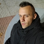 Andaluz 28 - Me llamo Alex mido 179cm 63kg ojos claros ...masajista.. .. soy verst muy .. me gusta e