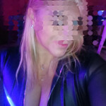 Latina madurita atractiva y