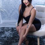 Hermosa joven dispuesta a