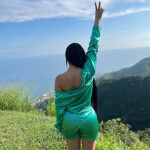 ALICE ENCANTADORA LATINA QUE DISFRUTA CADA MOMENTO