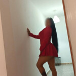 ALICE LATINA QUE COMBINA CLASE Y ENCANTO