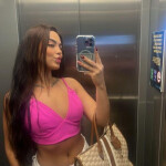 LAURA. Vk - Hola chicos estoy pasando unos dias en casa de mi amiga valeska! Pasaros un ratito a con