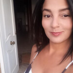 Encantadora morena - Paola - Venezolana de 28 años. Soy amorosa alegre y cariñosa. Me encanta consen