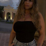 CLAUDIA MADURA CON ELEGANCIA