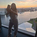 Ambar - Hola chicos soy Ambar una chica latina muy maja con ganas de conocer personas agradables llá