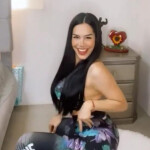 ENCANTADORA MASAJISTA AUTÉNTICA UNAS MANOS MARAVILLOSAS SACA TU ESTRÉS
