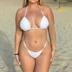 Chica masajista rubia