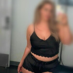 MUJER MADURITA RUBIA Y DIVERTIDA