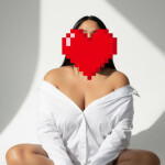 Mimi - Hola morena simpática ven a disfrutar un momento de que te hará y relajar .con mis manos .ven