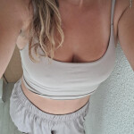 Rubia - Hola soy lia una chica muy y muy divertida. Estoy haciendo videollamada muy ricas para pasar