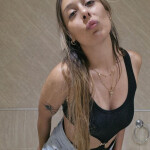ALANA una latina extrovertida y muy simpática.. DISPONIBLE