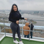 Bella latina en esta hermos ciudad Bilbao