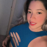 Hola soy kamila y naty 2 colombianas nueva en la zona