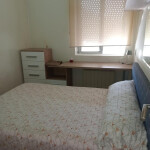 SE ALQUILA HABITACIÓN