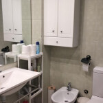 Compartir piso - Compartir piso al pie de la sala y Puerto Banús chica que trabaje en la noche con b