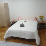 HABITACIÓN LIBRE - Hola hay habitación libre en Vigo con todo lo necesario personas independientes y