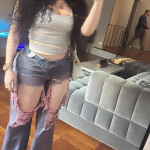 Chica joven nueva en la ciudad