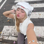 Laura pocos días estas con ganas? Ven a conocermechica descomplicada