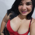 Lucía la esencia de la dulzura en cada cita especial