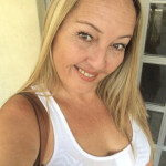 Novedad. Victoria - Hola. Que tal. Amores. Llegando a victoria llama y te informo. Parejas salidas 2