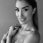 De mente abierta y estoy aquí para acompañantes distinguidos y refinados que saben lo que quieren PUERTO BANUS