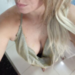 Simpática brasileña - Hola mis amores soy Brasileña rubia una latina muim realizo masajes relajantes