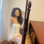 UNA LATINA EN PEÑISCOLA CON GANAS DE CONOCERTE