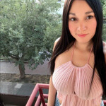 Jovencita muy linda de paso por la ciudad