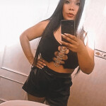 Isabella - Chica Colombiana de Medellín soy nueva en la ciudad me encantaría conocerte y que pasáram