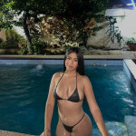 Linda flaca recién llegada a tu isla