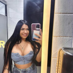 Hermosa Latina Extrovertida y