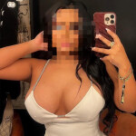 Eliz chica y con todo tipo de vestuario