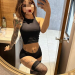 CAMILA LATINA JOVEN DELGADA Y TATUADA