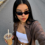 Solo salidas - Hola soy Daniela una chica colombiana estoy visitando la ciudad y quisiera con buena 