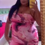 Masaje en camilla y - Morena educada simpática masajista cariñosa