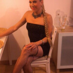 HERMOSA FLACA DE COMPAÑÍA