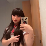 Trans recién llegada a Girona — morena de ojos azules