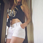 Y - Hola me llamo Elisa soy una brasileña de 35 años una mujer muy educada y muy . Recibo en un piso