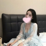 Unas chicas guapas amigas muy cariñosas