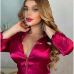 Pareja real joven pueblo